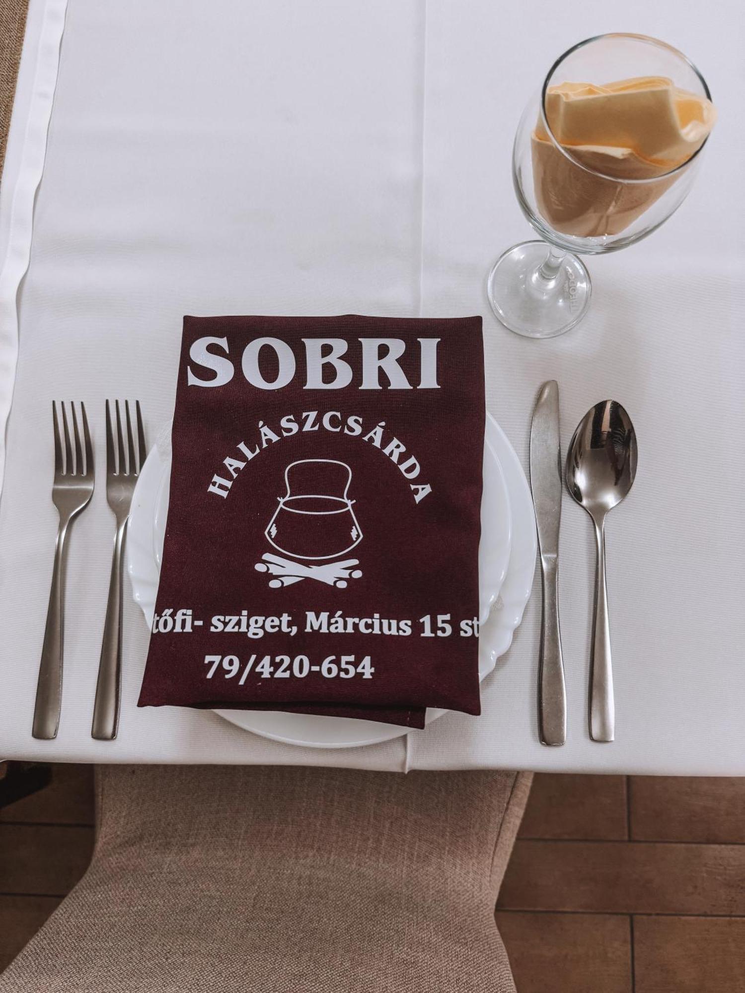 Sobri Halaszcsarda Es Panzio Baja Eksteriør billede